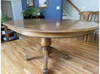 Ethan Allen Pedestal Dining Table W One Leaf