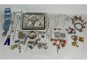 LARGE LOT OF COSTUME JEWELRY