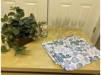 Summer Table Setting Lot