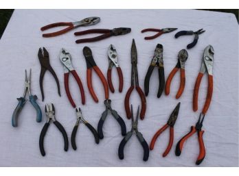 Lot Of Needle Nose And Adjustable Pliers