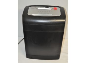 Staples 12 Sheet Capacity Paper Shredder With Lockout Key And Blade Guard