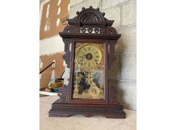 US Manufactured Antique Mantle Clock