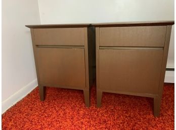 Set Of 2 Nightstands