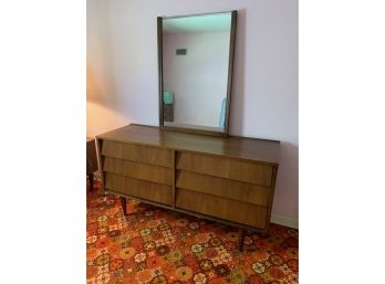 Very Nice! Mid-Century 6 Drawer Dresser With Mirror