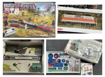 Fantastic Group Of Marklin Train Items And Marklin Construction Kit - As Pictured