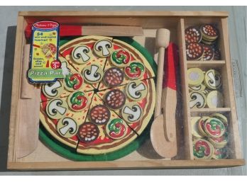 Meliisa & Doug PIZZA PARTY - 54 Piece Wooden Set With Serving Pieces/Pizza Plate