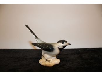 Vintage GOEBEL W Germany Porcelain 3 1/4' Bird Figurine