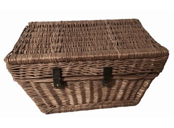 Vintage Wicker Basket / Trunk 28' X 17' X 18'