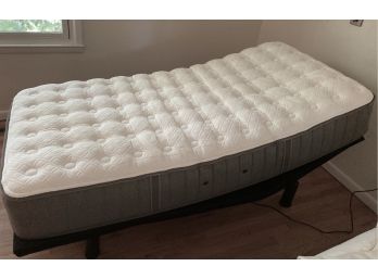 NEW - Stearns & Foster Estate Twin Mattress With Reverie Power Platform (Retail $1600)