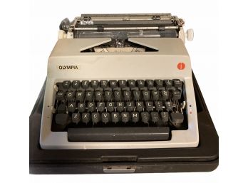 Vintage Olympia Deluxe White Manual Typewriter (B)