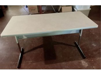 Expandable Height Work Table