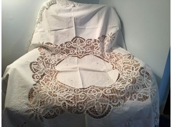 Ten Vintage Linen Pieces Including Table Cloth, Placemats, Etc.