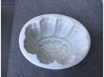 Vintage White Oval Mold