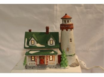 Department 56 New England Village Series Craggy Cove Lighthouse