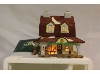 Department 56 New England Village Series Sleepy Hollow Van Tassel Manor