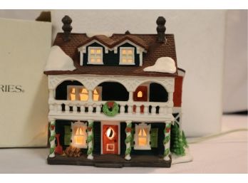 Department 56 New England Village Series Captain's Cottage