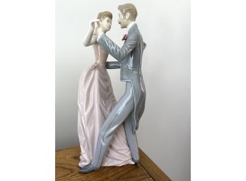 Lladro Man & Woman Anniversary Dance Porcelain Figurine