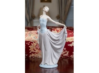 Lladro Porcelain Lady In Gown Figurine, Original Retail $275