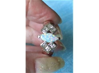 Jewelry - Pretty Opal Ring