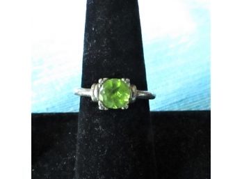 Jewelry - Sterling Peridot? Ring