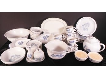 Pfaltzgraff Yorktowne Dinnerware & Serving Piece Mixed Lot