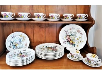 Spode England Gainesborough Porcelain Dinnerware Service For Eight