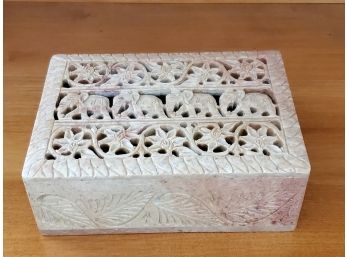 Beautiful Vintage Carved Journey To India World Traveler Soapstone Elephant Motif Hinged Storage Box