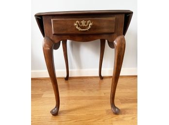 Drexel Side Table With Flip Top Extensions And One Drawer