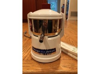 Omega Juicer - Model 1000