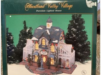 Heartland Valley Village Porcelain Lighted House