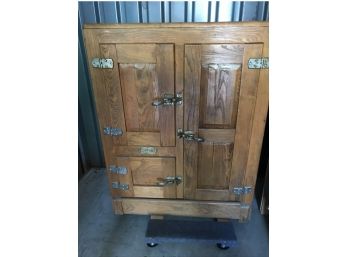 Antique  Wood - Oak Refrigerator ( Circa 1910's)