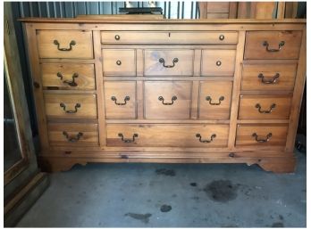 Large Maple Dresser With 12 Drawer