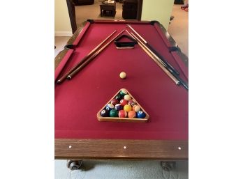 Connolly Billiards Pool Table With Cues, Balls & Rack, Tucson AZ.