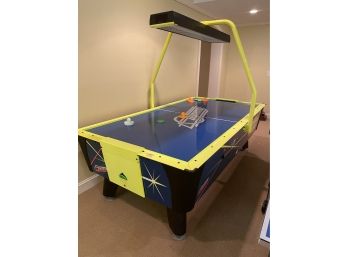 DYNAMO Air Hockey