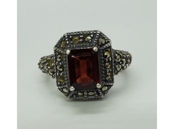 Size 6 Vintage Sterling Silver With A Beautiful Red Stone And Marcasite