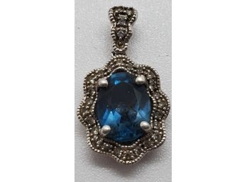 Wonderful Vintage Sterling Silver Blue Topaz Pendant ~ 1/2' X 5/16'