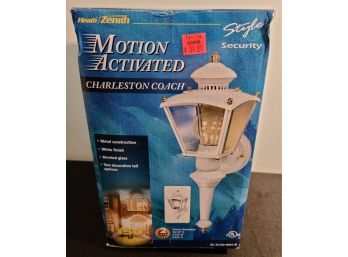 Heath Zenith SL-4150-WH-B Charleston Coach 1 Light 150 Degree Motion Activated, NIB