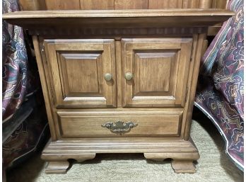 Conant Ball Fine Furniture Vintage Bedside Table With Drawer
