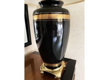 Black/Gold Brass Bottom Table Lamp With Rounded Finial