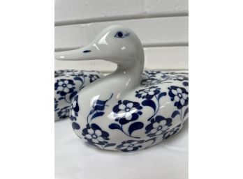 Cardinal Fine Porcelain Blue And White Ducks (Pair)