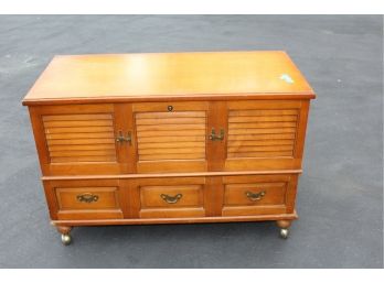 Lane Cedar Sweetheart Chest