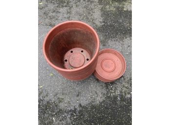 Lot Of 9 Red/orange Plastic Garden Pots With Trays