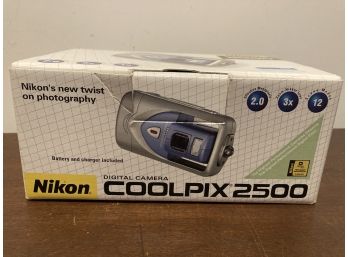 Coolpix 2500 Digital Camera