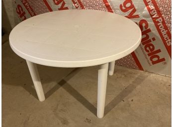 White Plastic Circular Patio Table With Cover