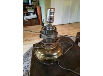 Brass Hurricane Lamp Needs Globe  Works Has A Couple Small Dents On The Bottom (see Picture)