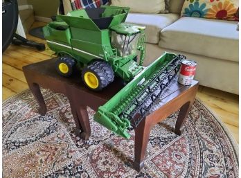 John Deere S670 Combine 1:16 Replica GIANT 30 Farm Toy ERTL