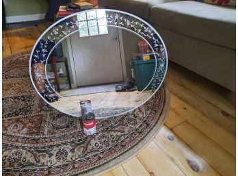 Beautiful 29' X 23' Etched Oval Mirror In Excellent Condition. Ready To Hang Horizontally Or Vertically.