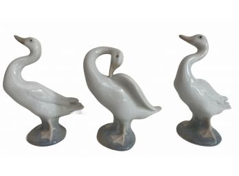 Lladro Porcelain A Gaggle Of Three Geese (B)