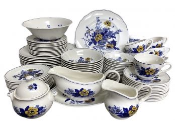 Vintage Wedgewood 'Enoch' China Surrey (partial Set) 79 Pieces