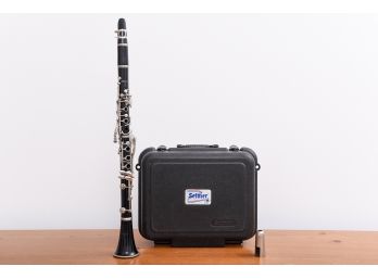 Selmer USA Clarinet Model 1400 With Carrying Case